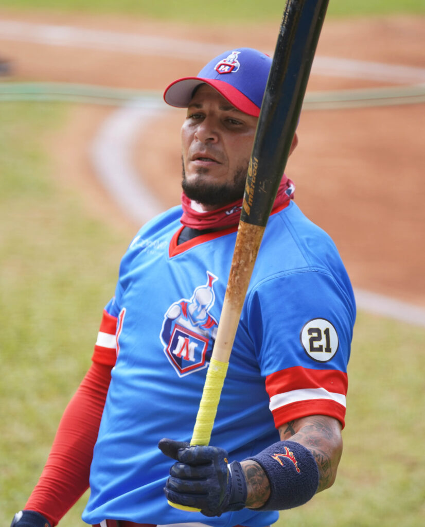 Complacido Yadier Molina Con Su Regreso A La Liga De Béisbol De Puerto ...