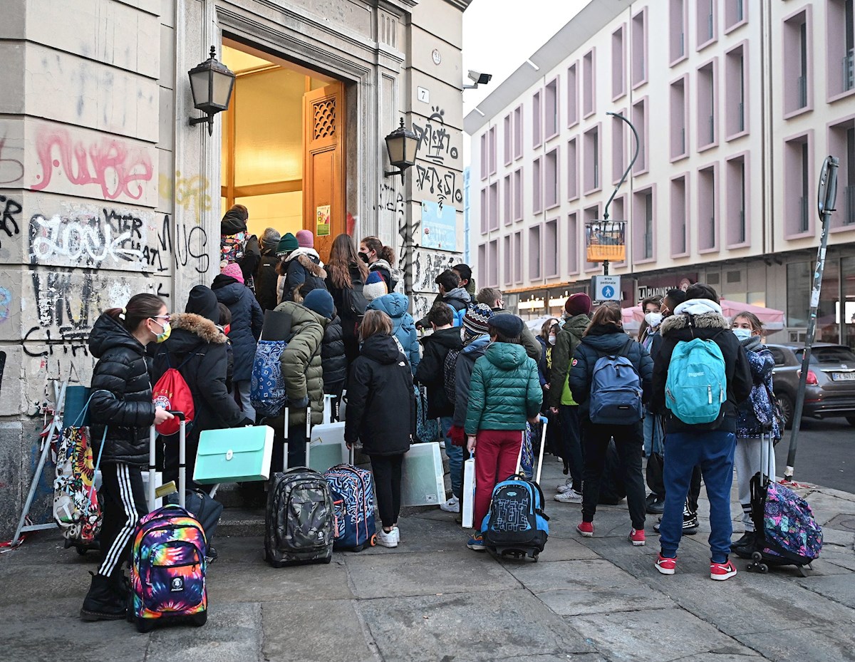 escuela Italia niños covid contagios