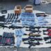 Armas incautadas en allanamiento a almacén vinculado a organización criminal. (Suministrada)