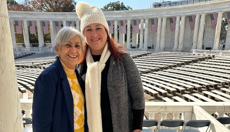La ex senadora Lucy Arce junto a la senadora Karen Román. Archivo