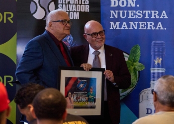Juan Antonio “Juanito” de Jesús Díaz es el homenajeado de la temporada 2026 de la Liga de Béisbol Superior Doble A, en reconocimiento a sus más de cinco décadas de trayectoria como anotador, compilador y comentarista del béisbol puertorriqueño.